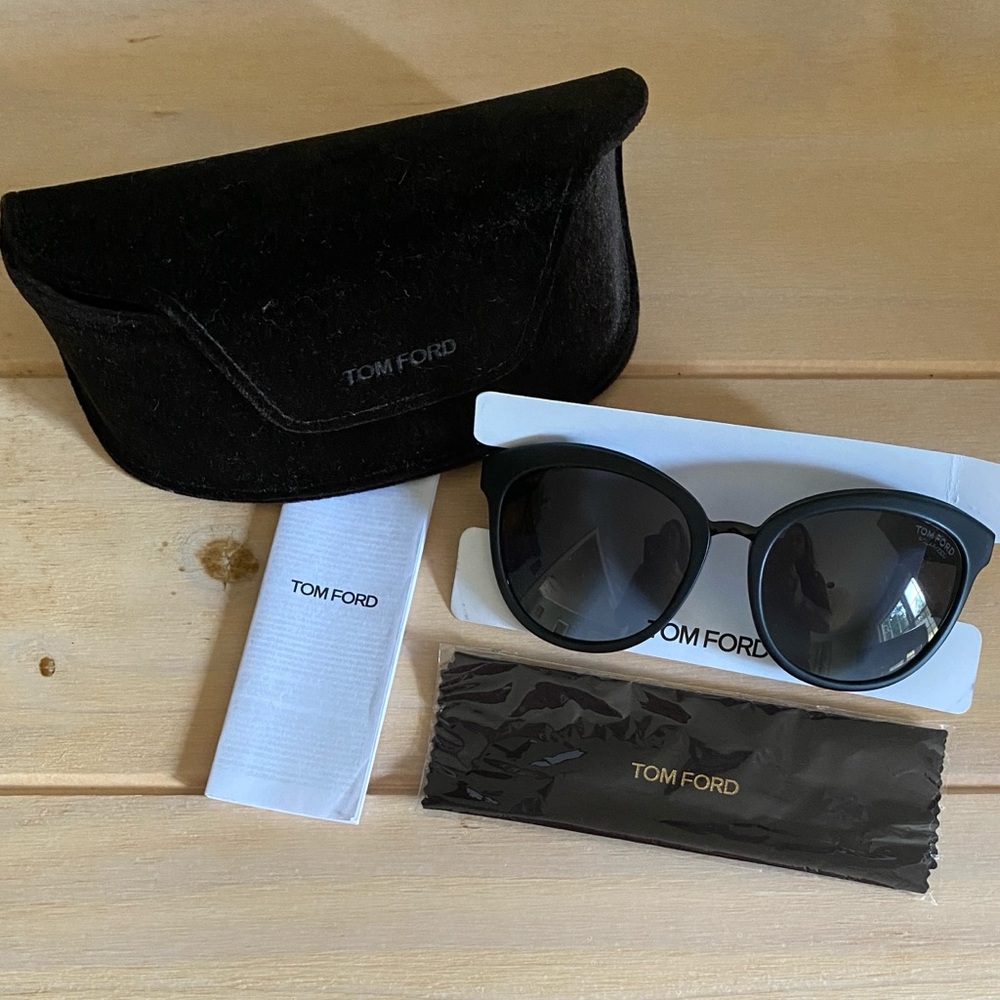 Like new Tom Ford sunglasses